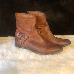 Frye boots 7.5b (2490)